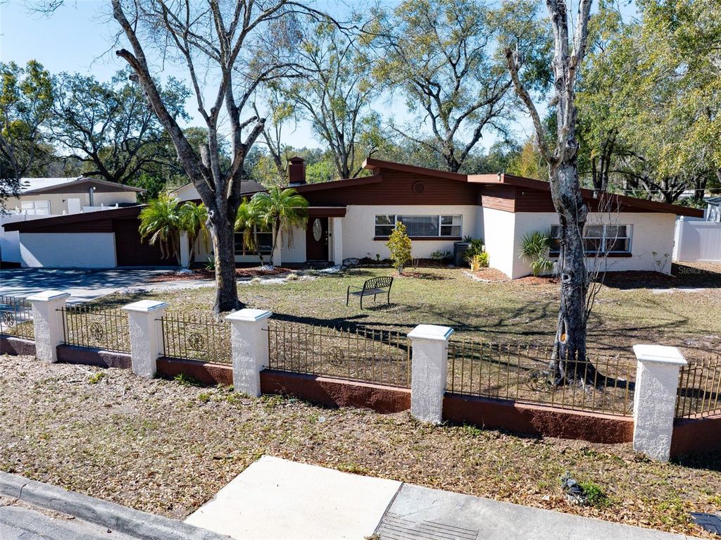 11608 N BOULEVARD, Tampa, FL 33612