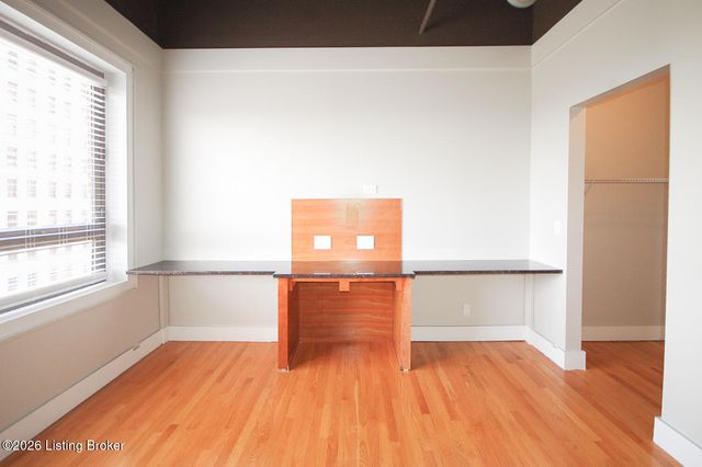323 W Broadway 1004, Louisville, KY 40202
