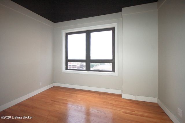 323 W Broadway 1004, Louisville, KY 40202