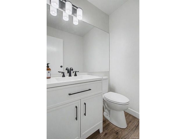 2455 Lexington Village Ln, Colorado Springs, CO 80916