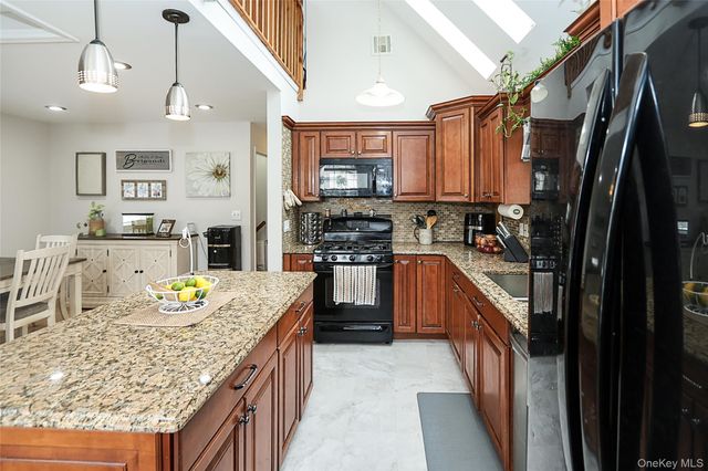 129 Norwalk Avenue A, Medford, NY 11763