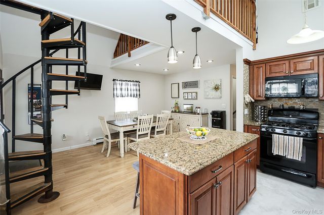 129 Norwalk Avenue A, Medford, NY 11763