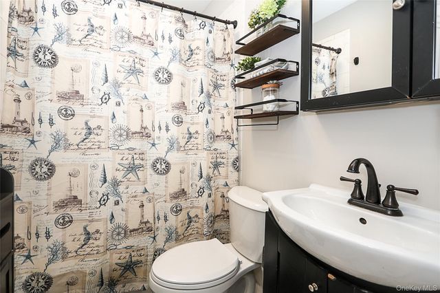 129 Norwalk Avenue A, Medford, NY 11763