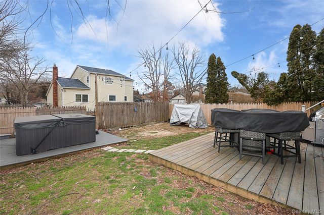 129 Norwalk Avenue A, Medford, NY 11763