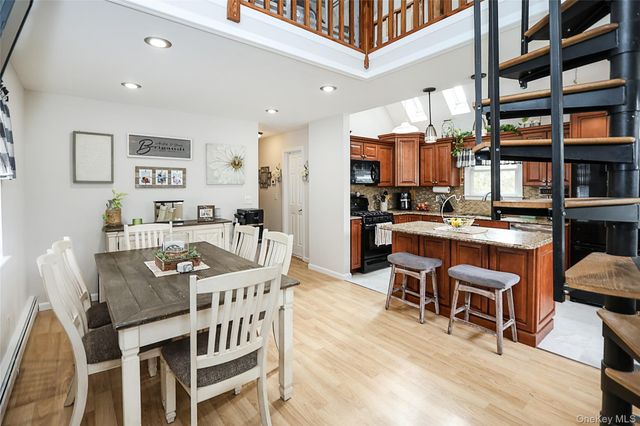 129 Norwalk Avenue A, Medford, NY 11763