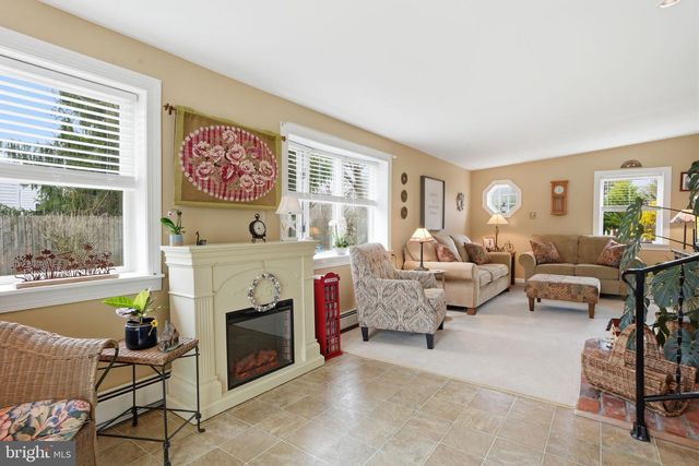 211 LONGVIEW AVE, Langhorne, PA 19047