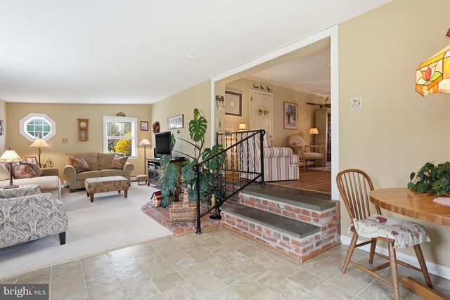 211 LONGVIEW AVE, Langhorne, PA 19047