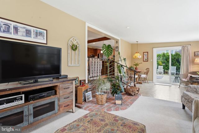 211 LONGVIEW AVE, Langhorne, PA 19047