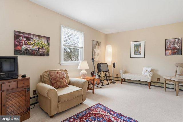 211 LONGVIEW AVE, Langhorne, PA 19047