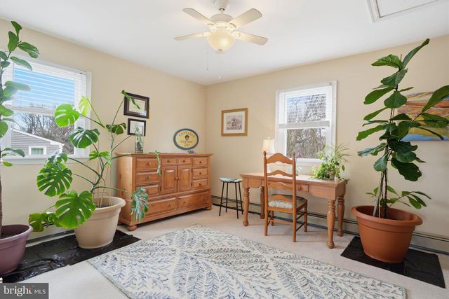 211 LONGVIEW AVE, Langhorne, PA 19047