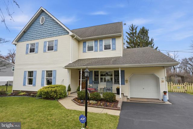 211 LONGVIEW AVE, Langhorne, PA 19047