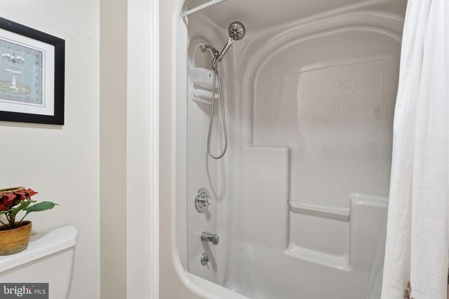 211 LONGVIEW AVE, Langhorne, PA 19047