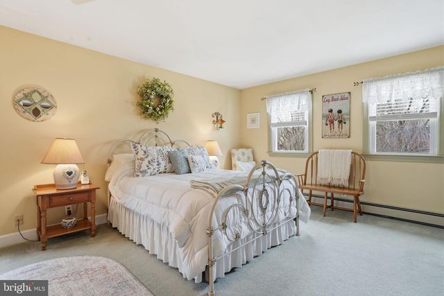 211 LONGVIEW AVE, Langhorne, PA 19047