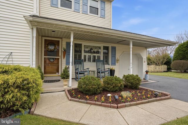 211 LONGVIEW AVE, Langhorne, PA 19047