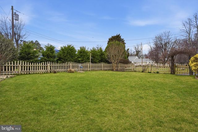 211 LONGVIEW AVE, Langhorne, PA 19047