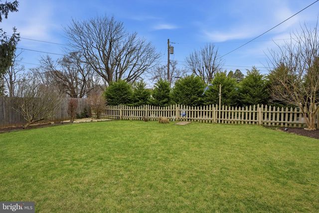 211 LONGVIEW AVE, Langhorne, PA 19047