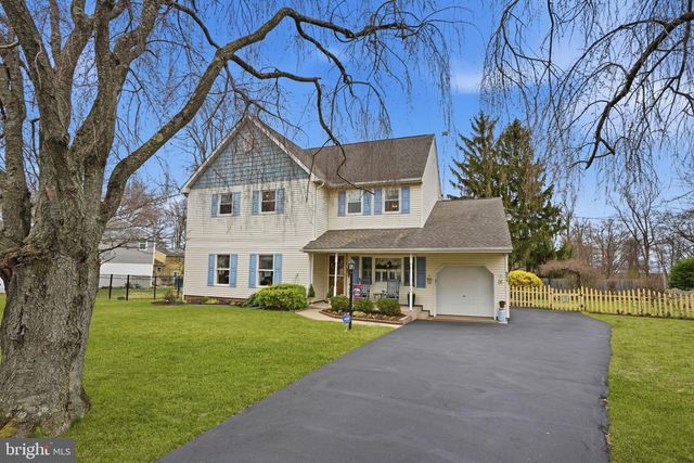 211 LONGVIEW AVE, Langhorne, PA 19047