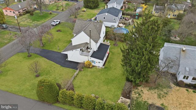 211 LONGVIEW AVE, Langhorne, PA 19047