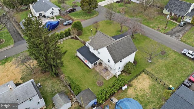 211 LONGVIEW AVE, Langhorne, PA 19047