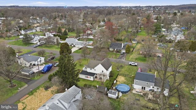 211 LONGVIEW AVE, Langhorne, PA 19047