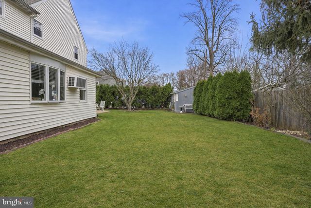 211 LONGVIEW AVE, Langhorne, PA 19047