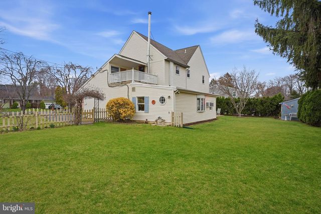 211 LONGVIEW AVE, Langhorne, PA 19047