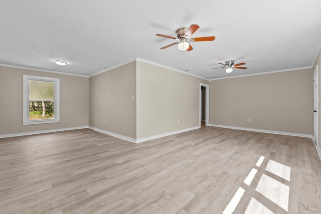 1715 Brooklane Dr., Hattiesburg, MS 39401