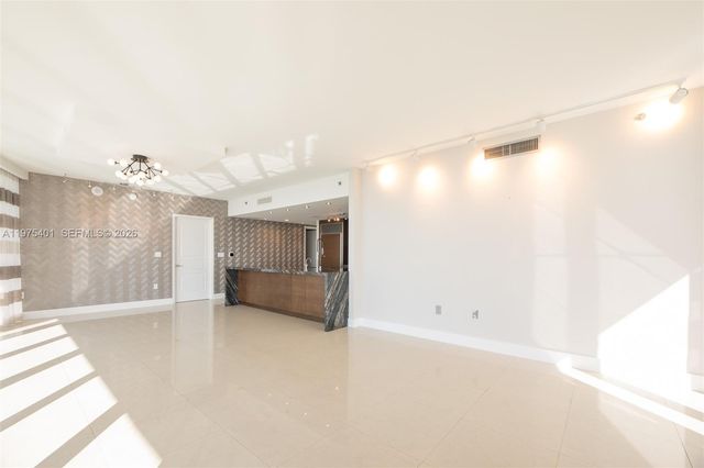 465 Brickell Ave 4301, Miami, FL 33131