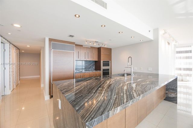 465 Brickell Ave 4301, Miami, FL 33131