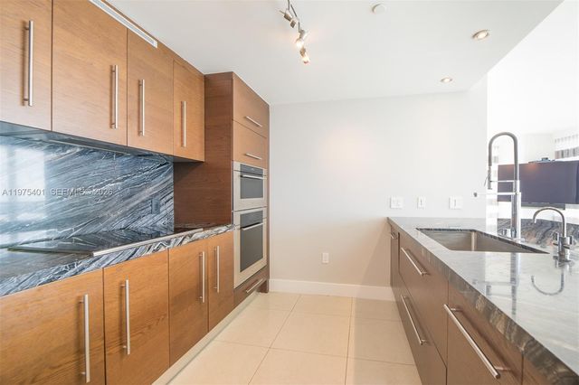 465 Brickell Ave 4301, Miami, FL 33131