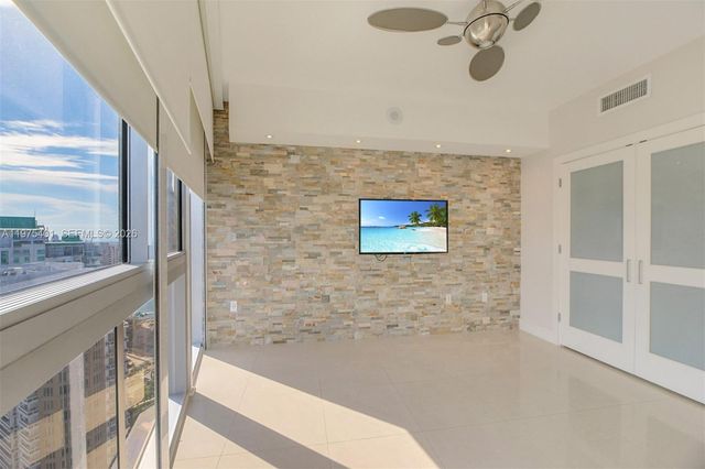 465 Brickell Ave 4301, Miami, FL 33131