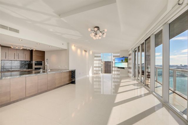 465 Brickell Ave 4301, Miami, FL 33131