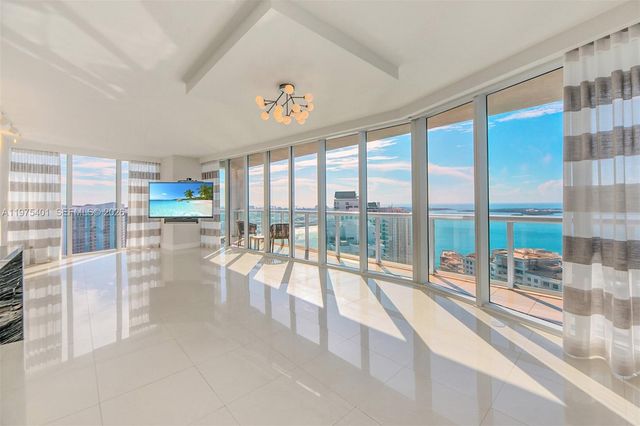 465 Brickell Ave 4301, Miami, FL 33131