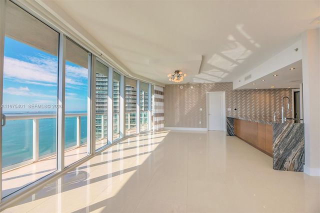 465 Brickell Ave 4301, Miami, FL 33131