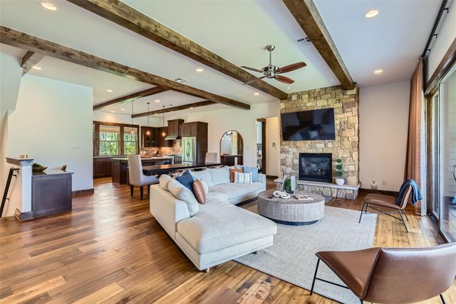 2217 Seabiscuit CV 103, Spicewood, TX 78669