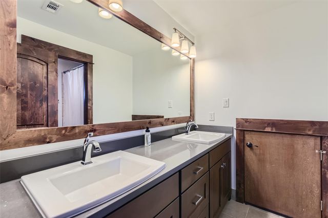 2217 Seabiscuit CV 103, Spicewood, TX 78669