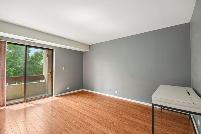 176 E Springbrook Drive 3A, Bloomingdale, IL 60108