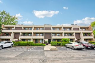 176 E Springbrook Drive 3A, Bloomingdale, IL 60108