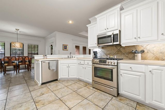 108 Bouriese Circle, Maumelle, AR 72113