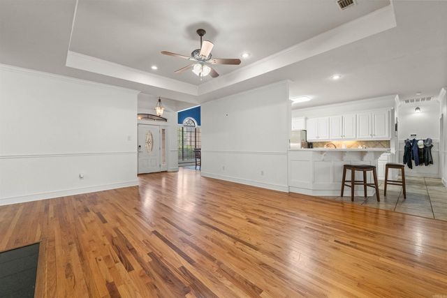 108 Bouriese Circle, Maumelle, AR 72113