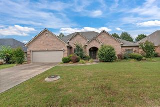 108 Bouriese Circle, Maumelle, AR 72113