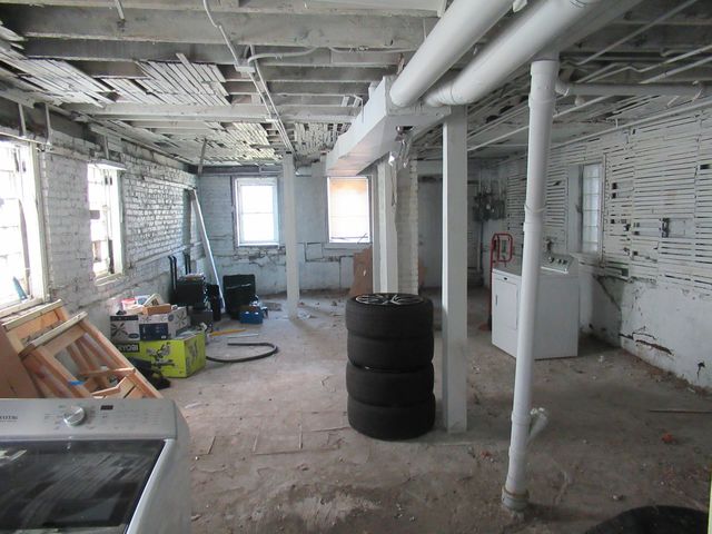 7533 S Dorchester Avenue, Chicago, IL 60619