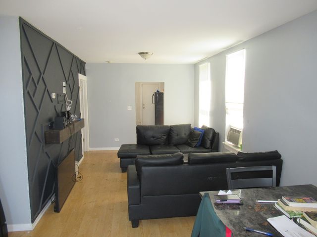 7533 S Dorchester Avenue, Chicago, IL 60619