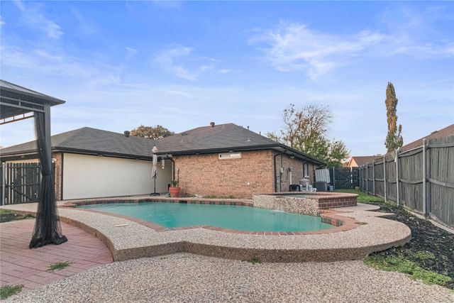 2620 Carmel Drive, Carrollton, TX 75006