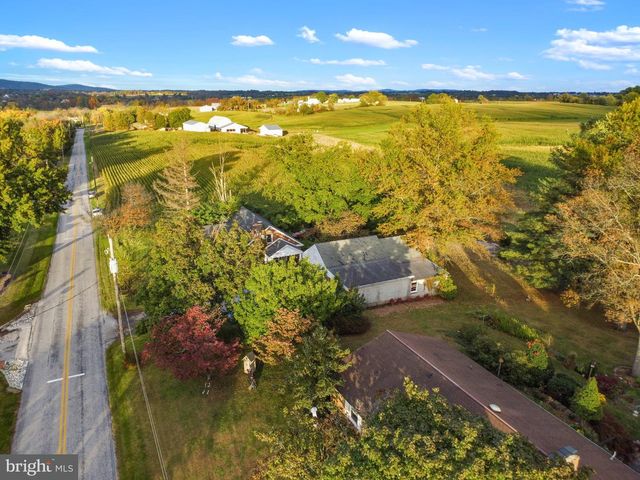 4330 PARADISE RD, Dover, PA 17315