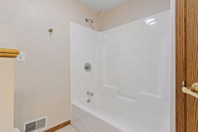 1110 Partridge Lane N, Hudson, WI 54016