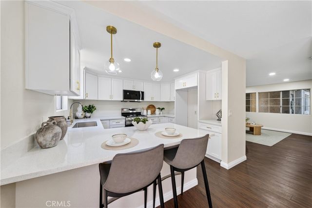 15365 Woodruff 8, Bellflower, CA 90706