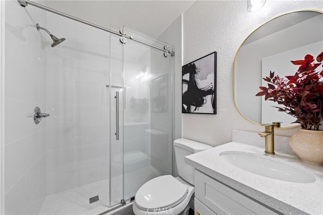 15365 Woodruff 8, Bellflower, CA 90706