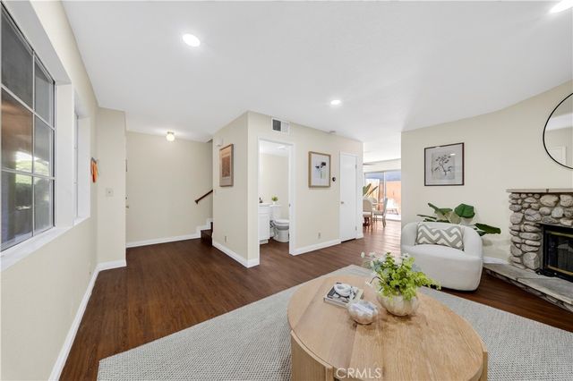 15365 Woodruff 8, Bellflower, CA 90706