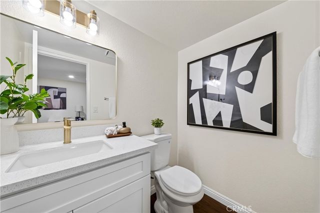 15365 Woodruff 8, Bellflower, CA 90706